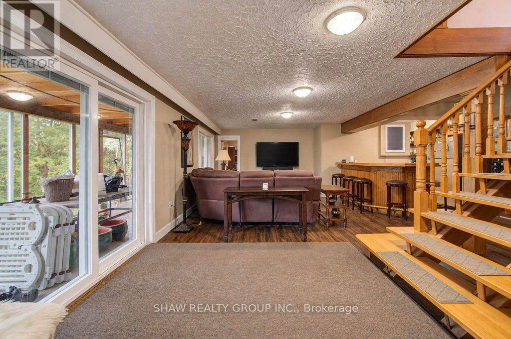 1370 Thorman Place Property Photo 25
