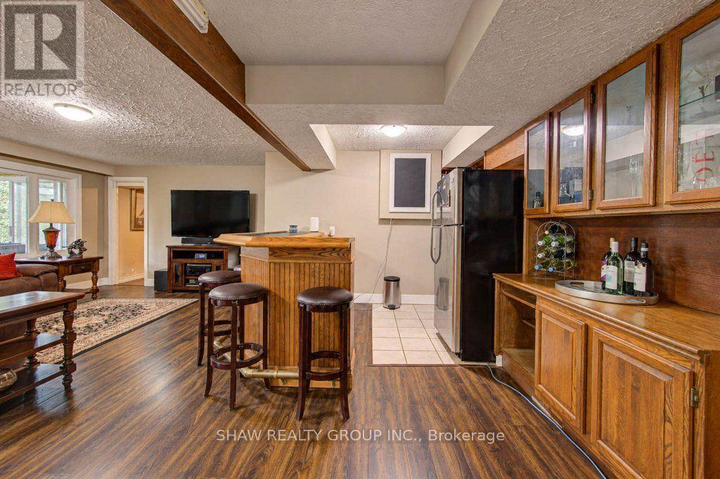 1370 Thorman Place Property Photo 28