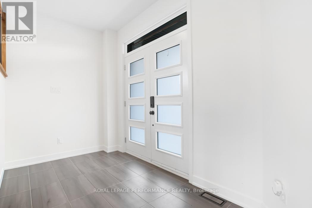 541 Barrage Street Property Photo 4