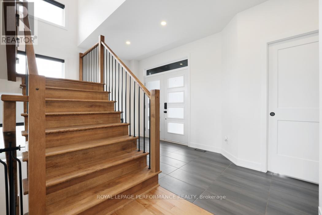 541 Barrage Street Property Photo 5