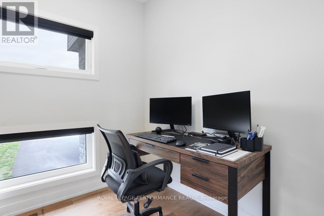 541 Barrage Street Property Photo 18