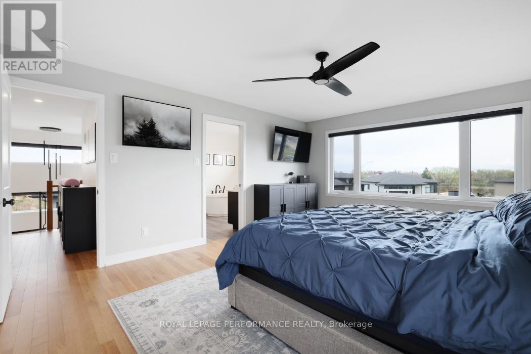 541 Barrage Street Property Photo 22
