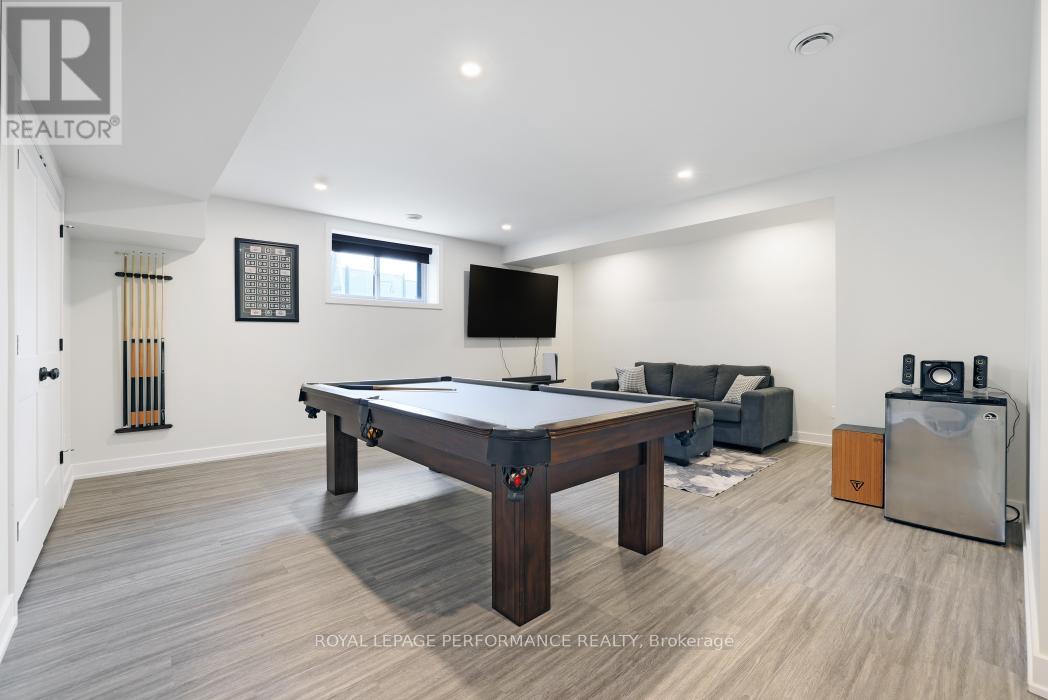 541 Barrage Street Property Photo 32