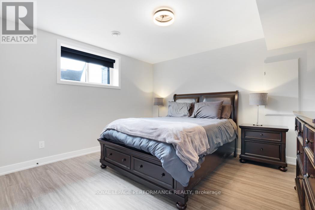 541 Barrage Street Property Photo 34