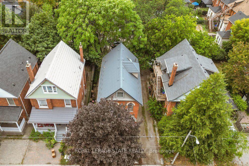 282 Hess Street S Property Photo 43
