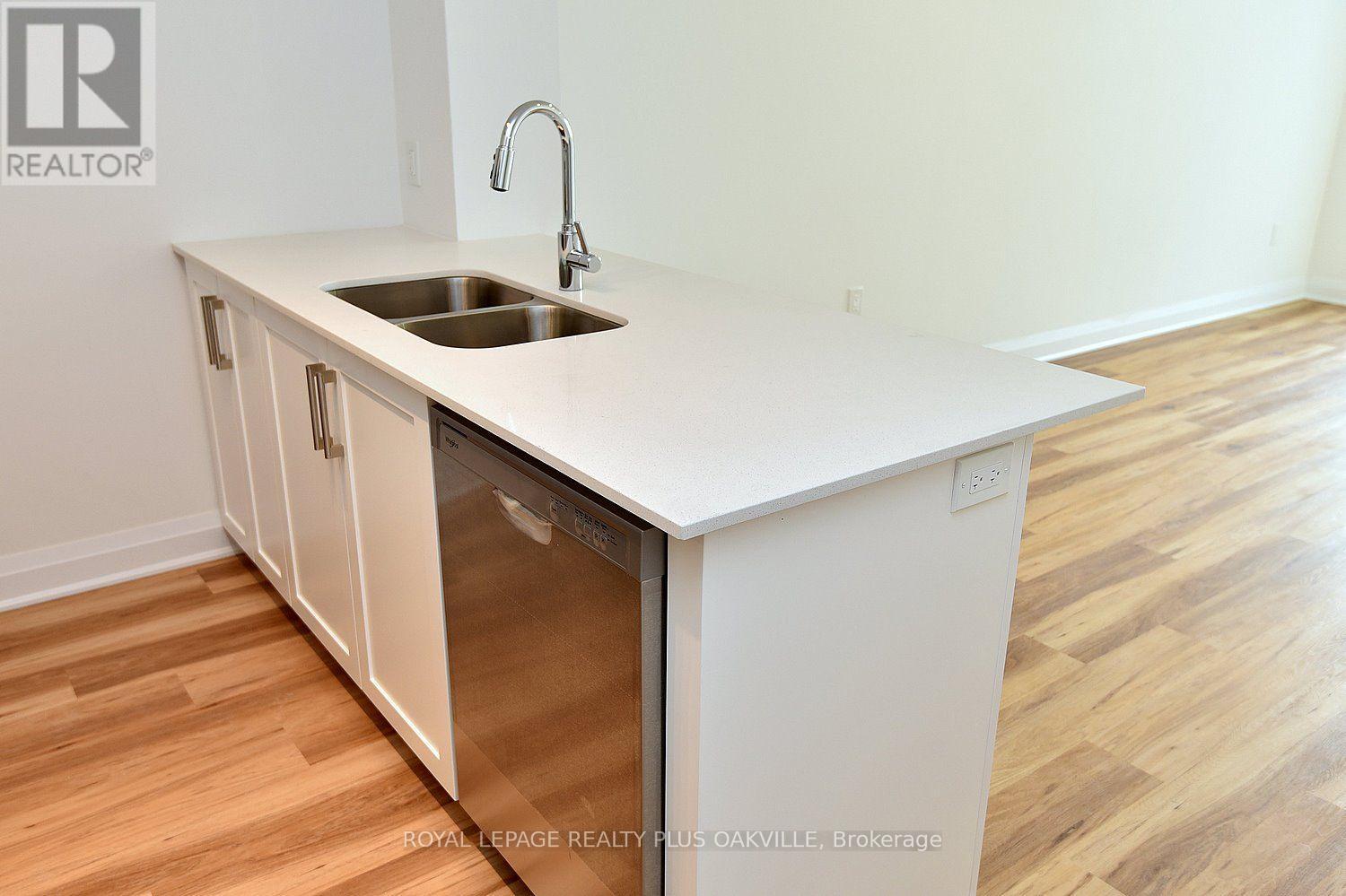 422 - 1936 Rymal Road E Property Photo 13