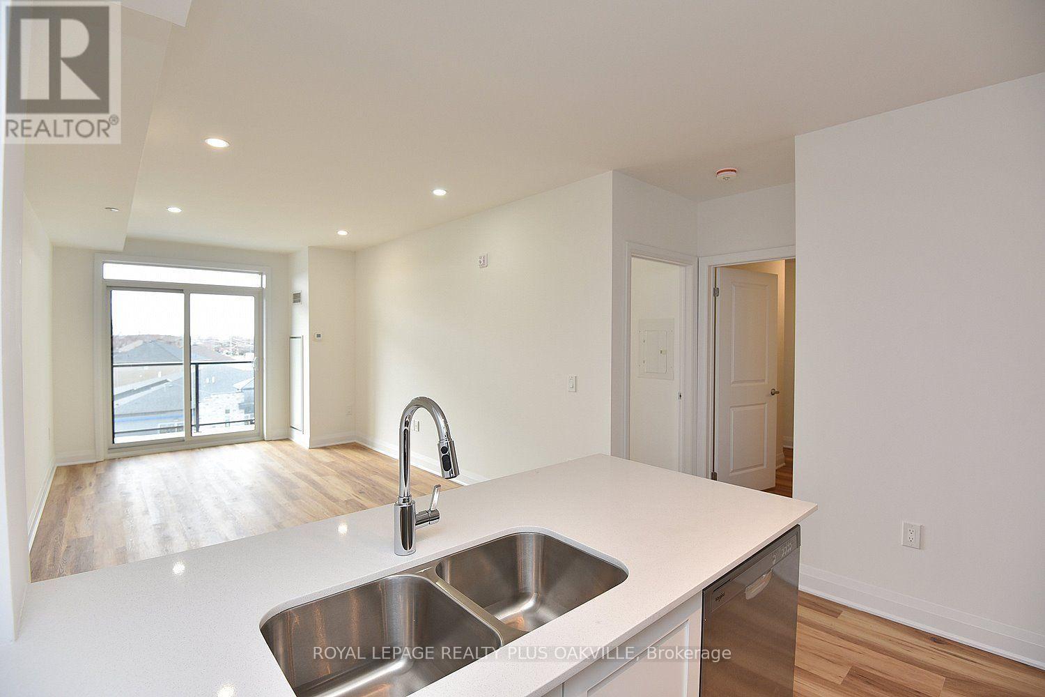 422 - 1936 Rymal Road E Property Photo 16