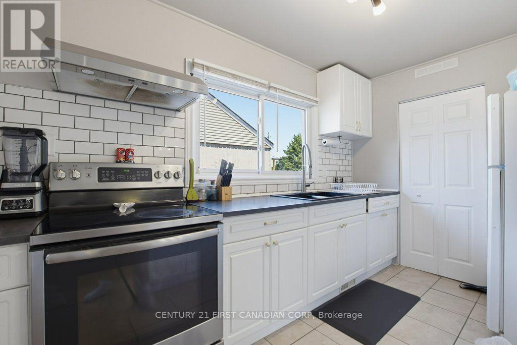 3 Parkside Drive Property Photo 4