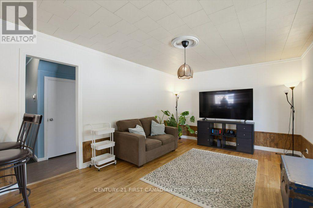 3 Parkside Drive Property Photo 10