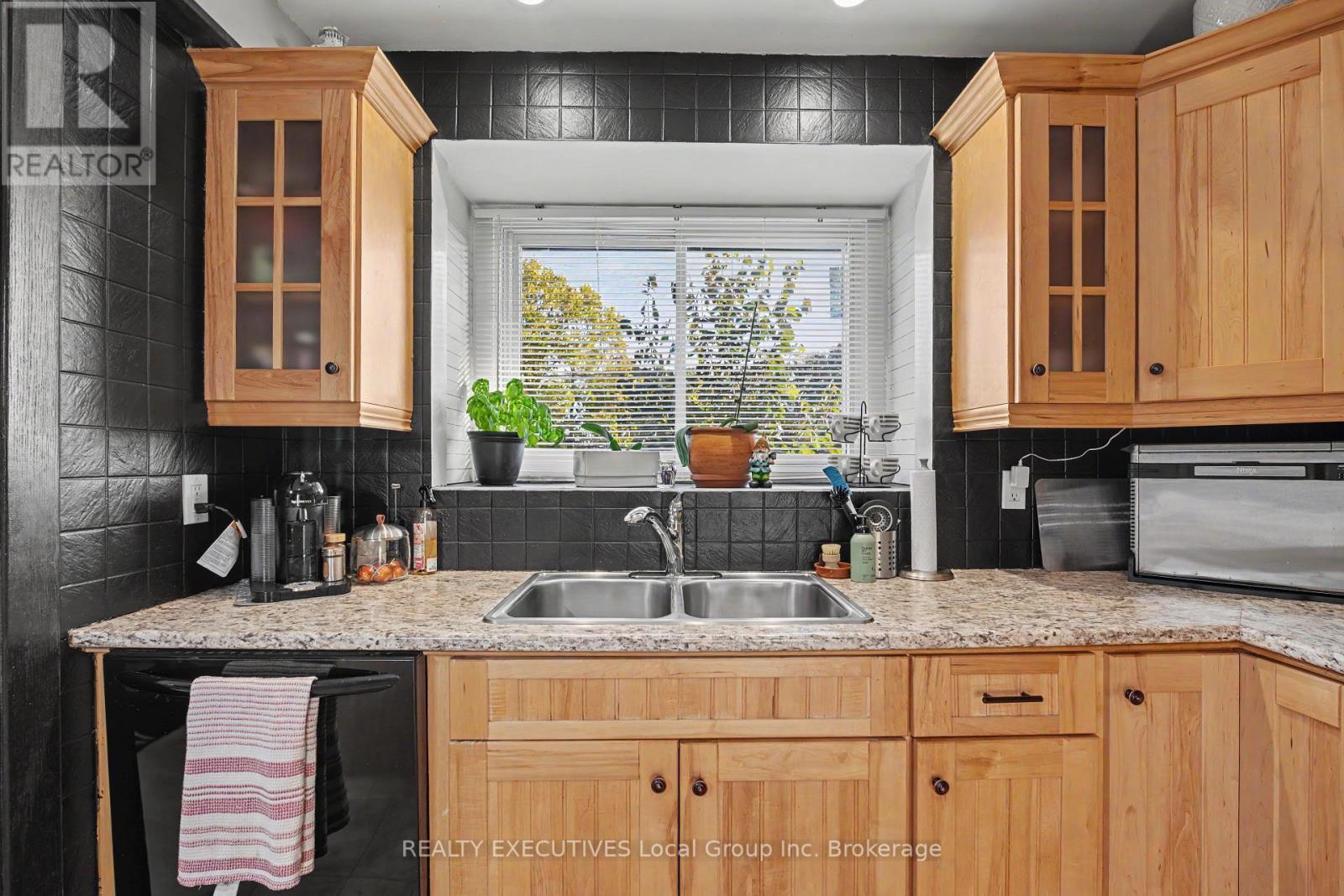 824 Ski Club Road Property Photo 8