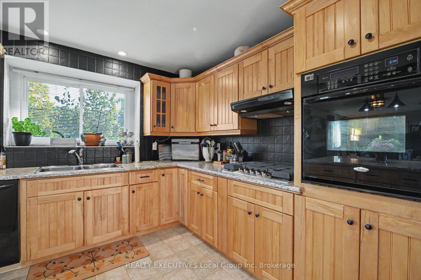 824 Ski Club Road Property Photo 9
