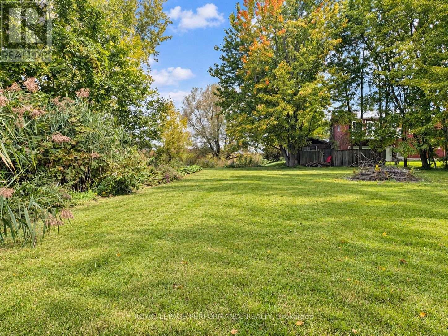 6208 165e Avenue Property Photo 2