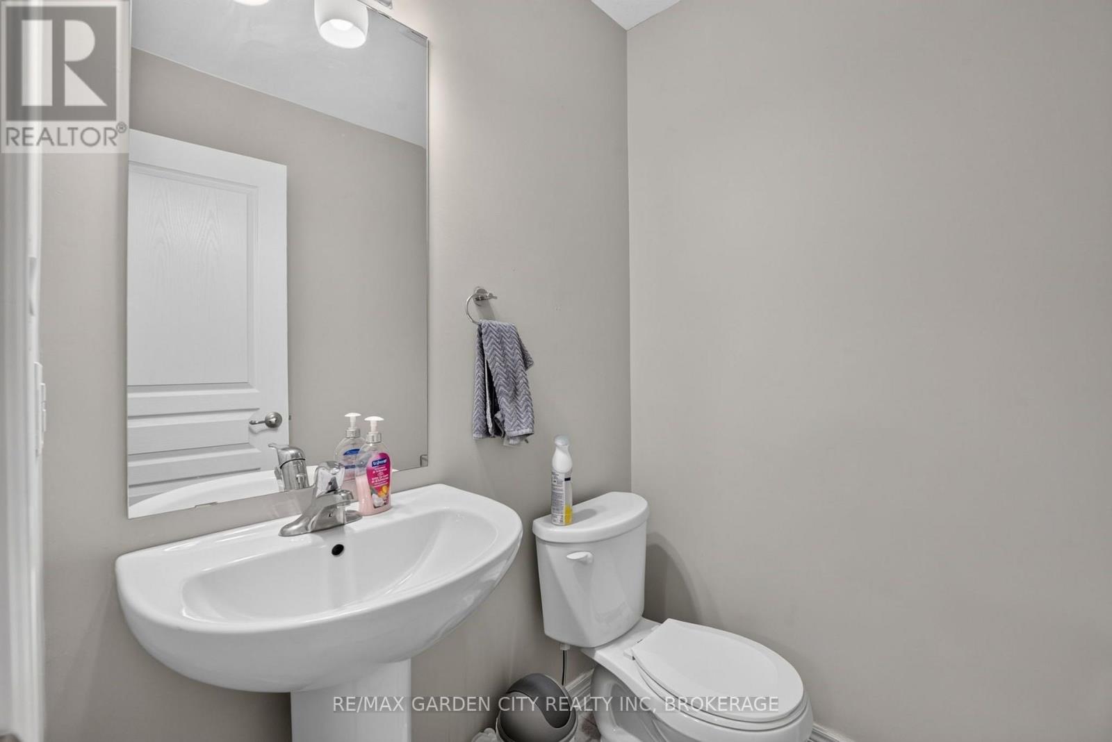 53 Elderberry Road Property Photo 8