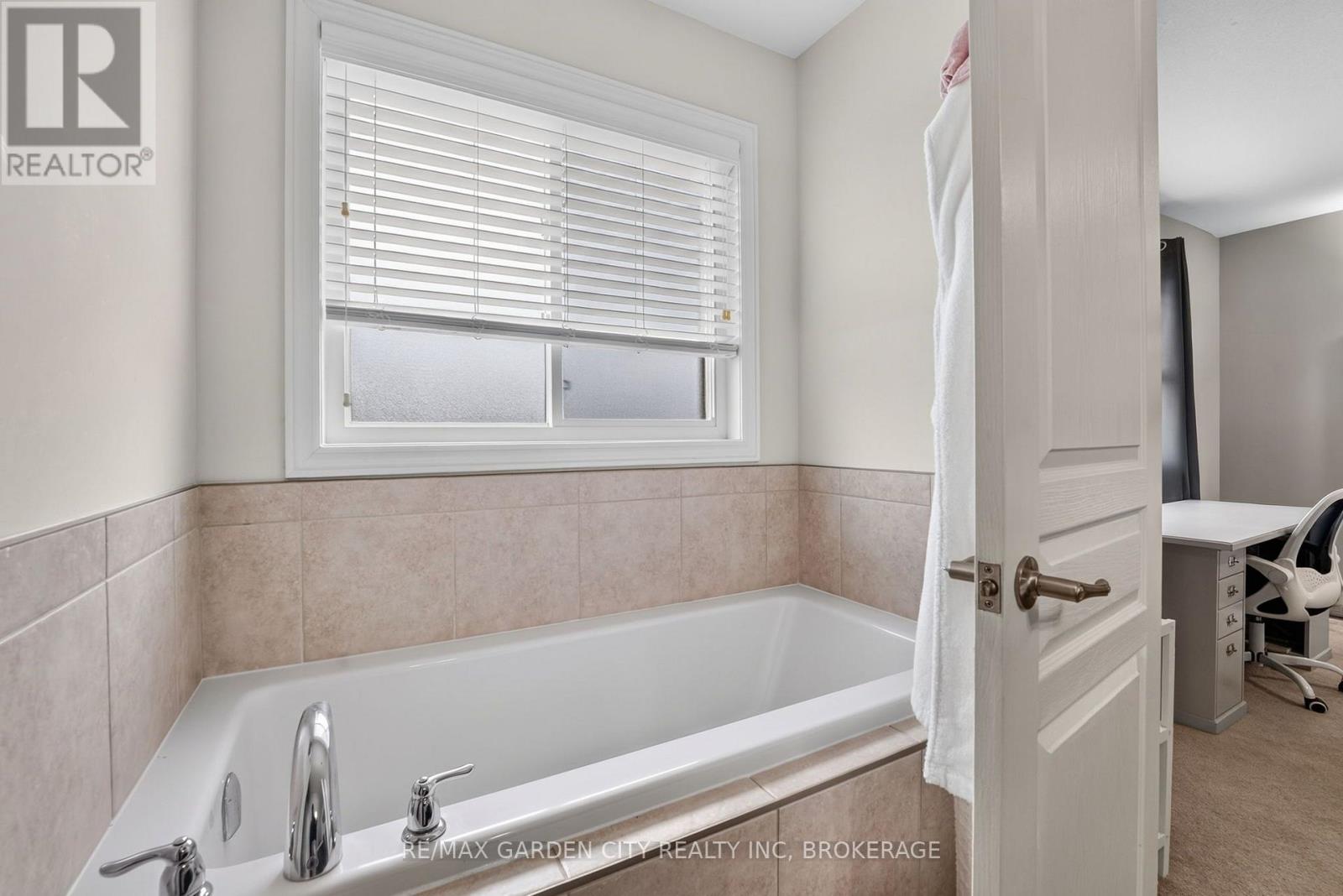 53 Elderberry Road Property Photo 29