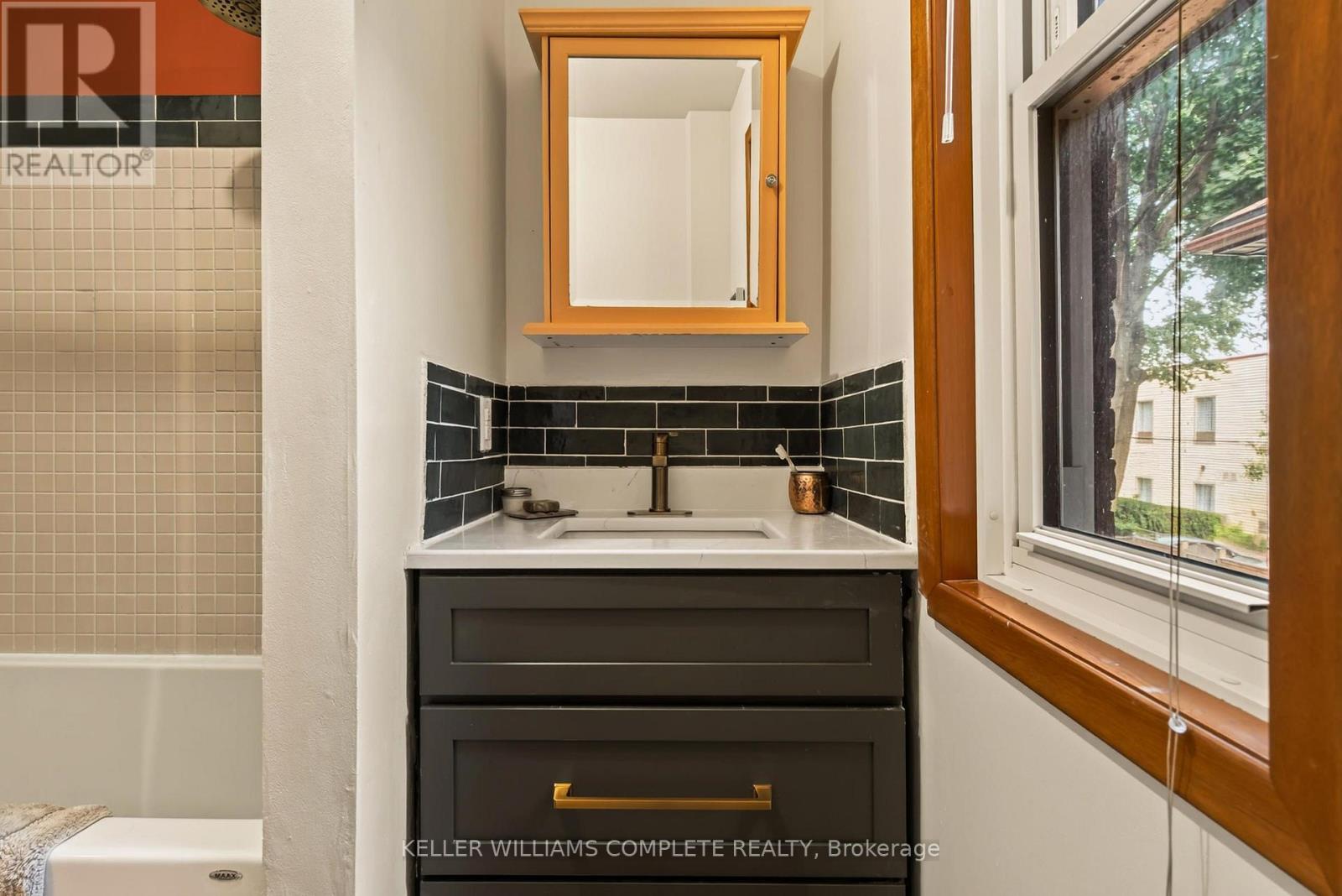 22 Spring Street Property Photo 35