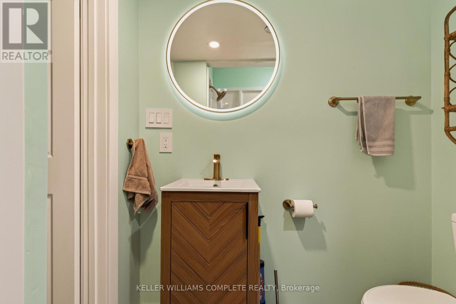 22 Spring Street Property Photo 39