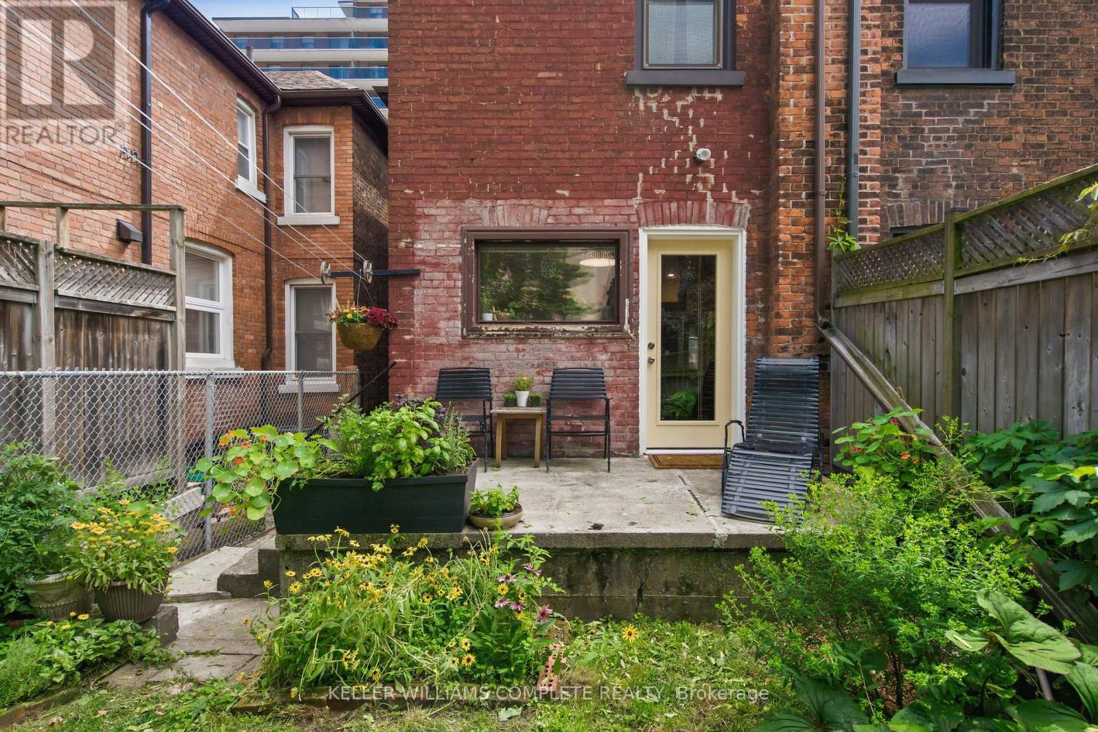 22 Spring Street Property Photo 46