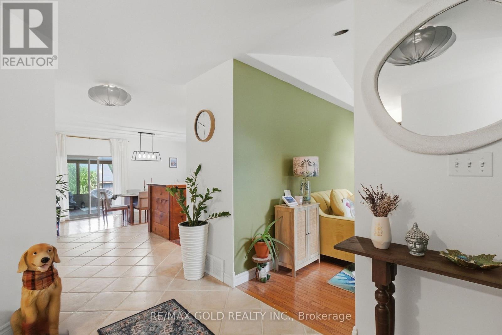 8 Garden Path Property Photo 7