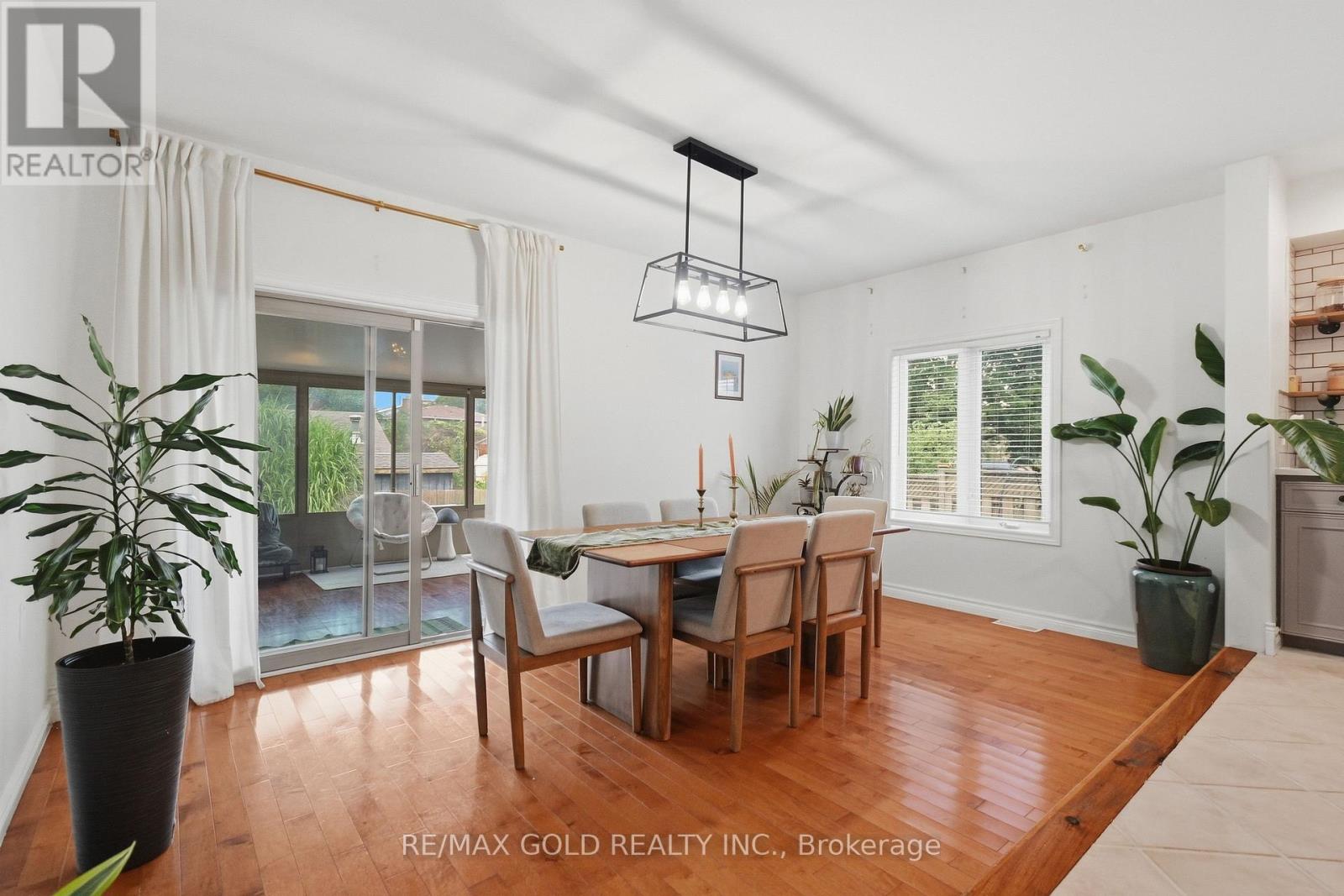 8 Garden Path Property Photo 15