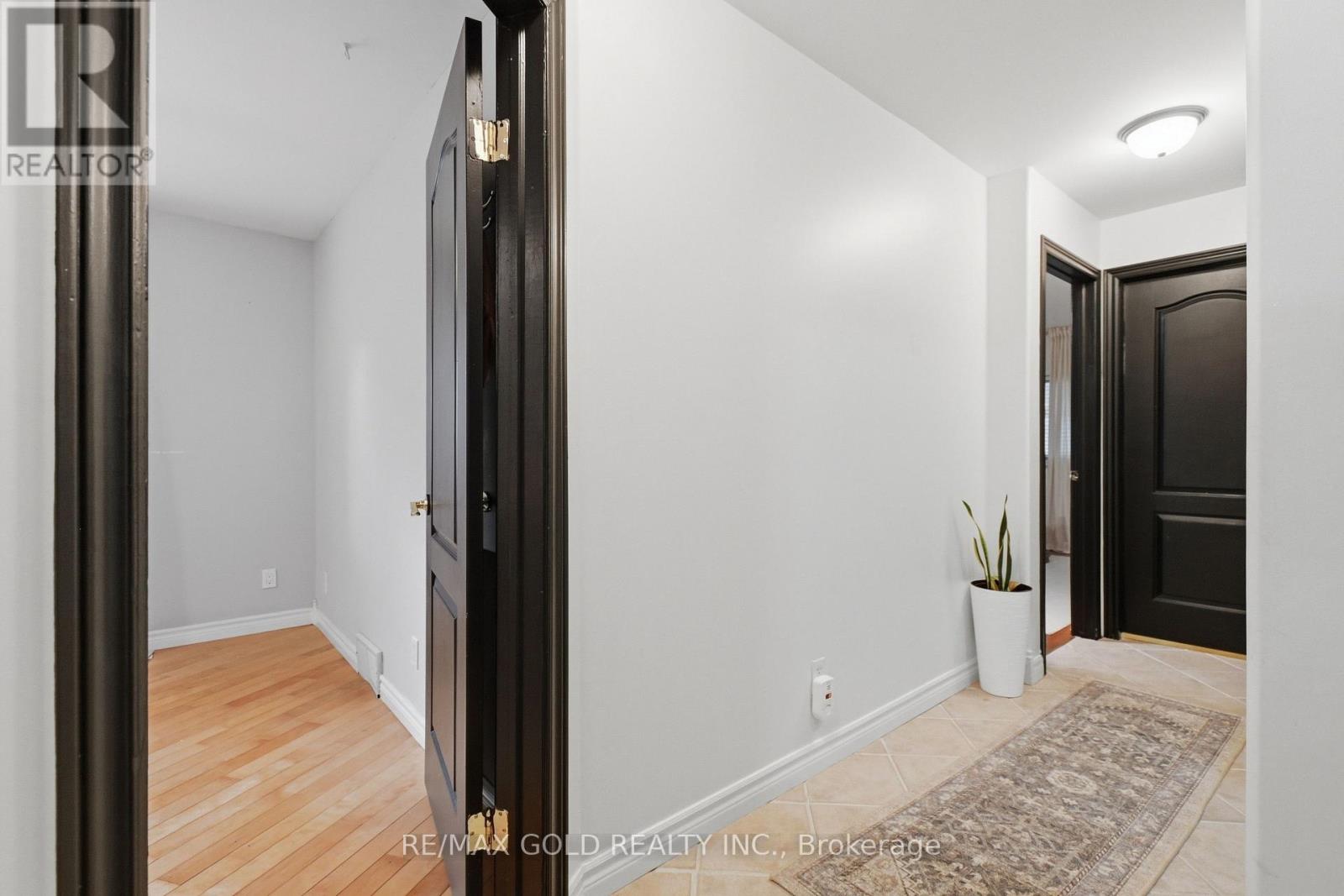 8 Garden Path Property Photo 19