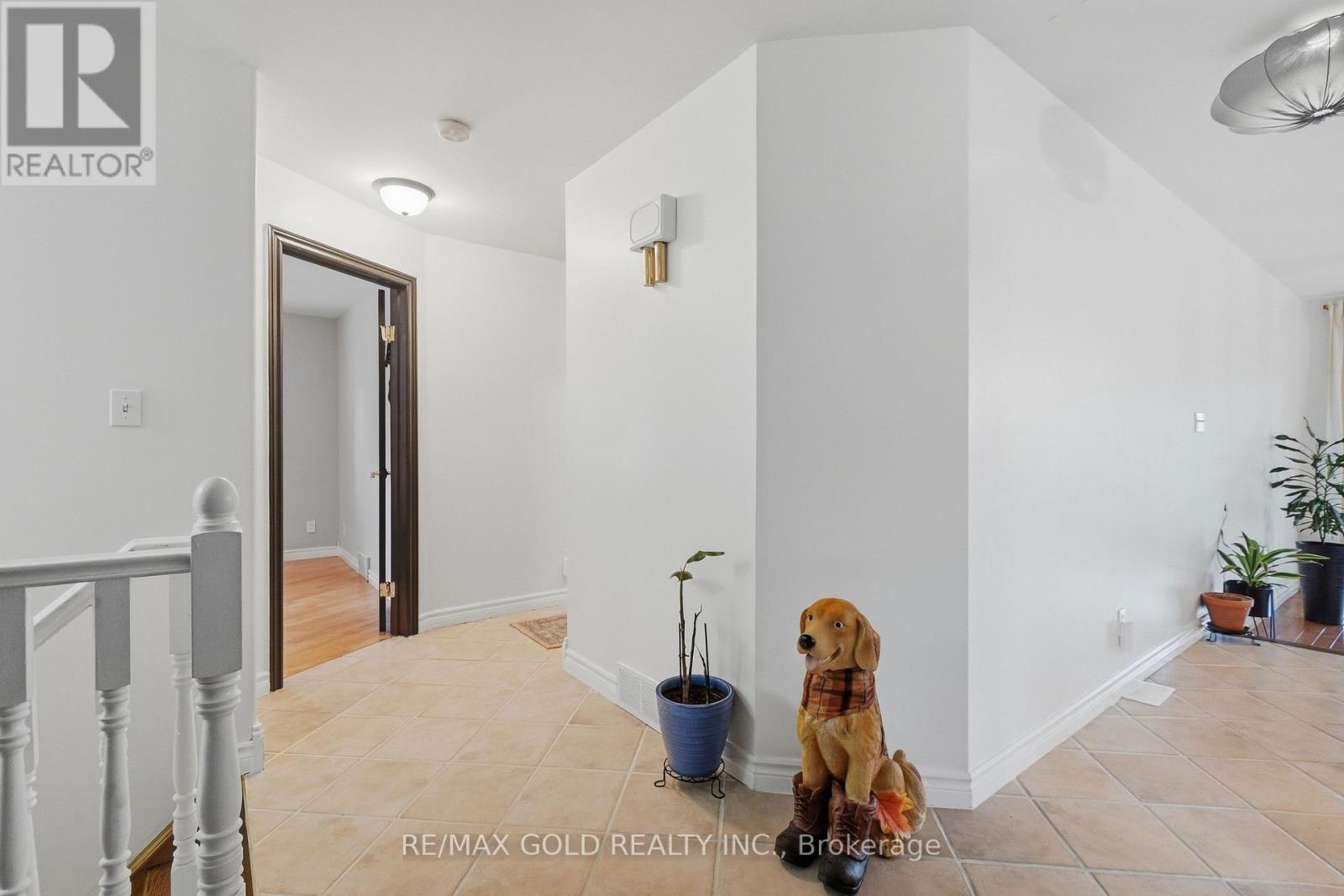 8 Garden Path Property Photo 26