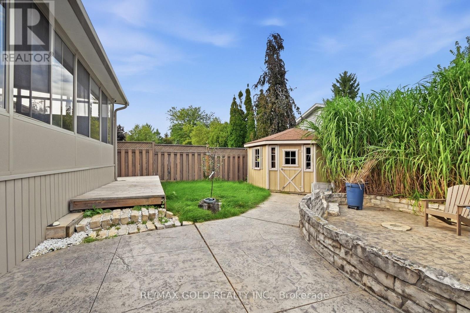 8 Garden Path Property Photo 46