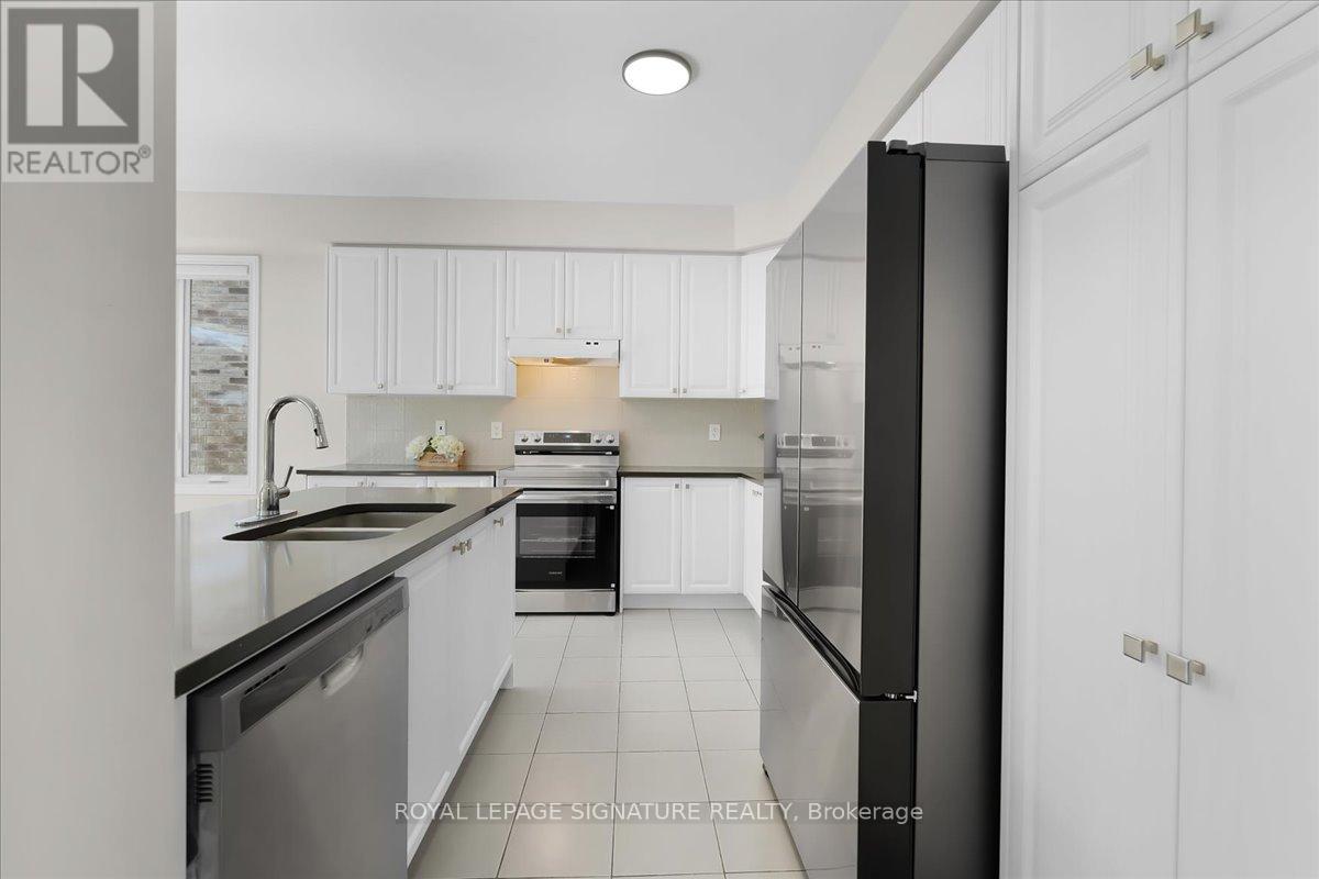 635 Lemay Grove Property Photo 8