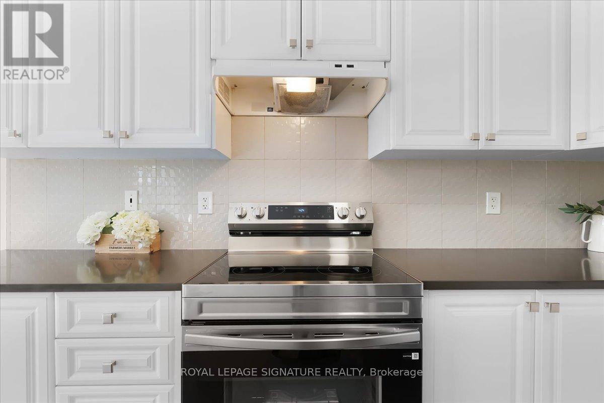 635 Lemay Grove Property Photo 12