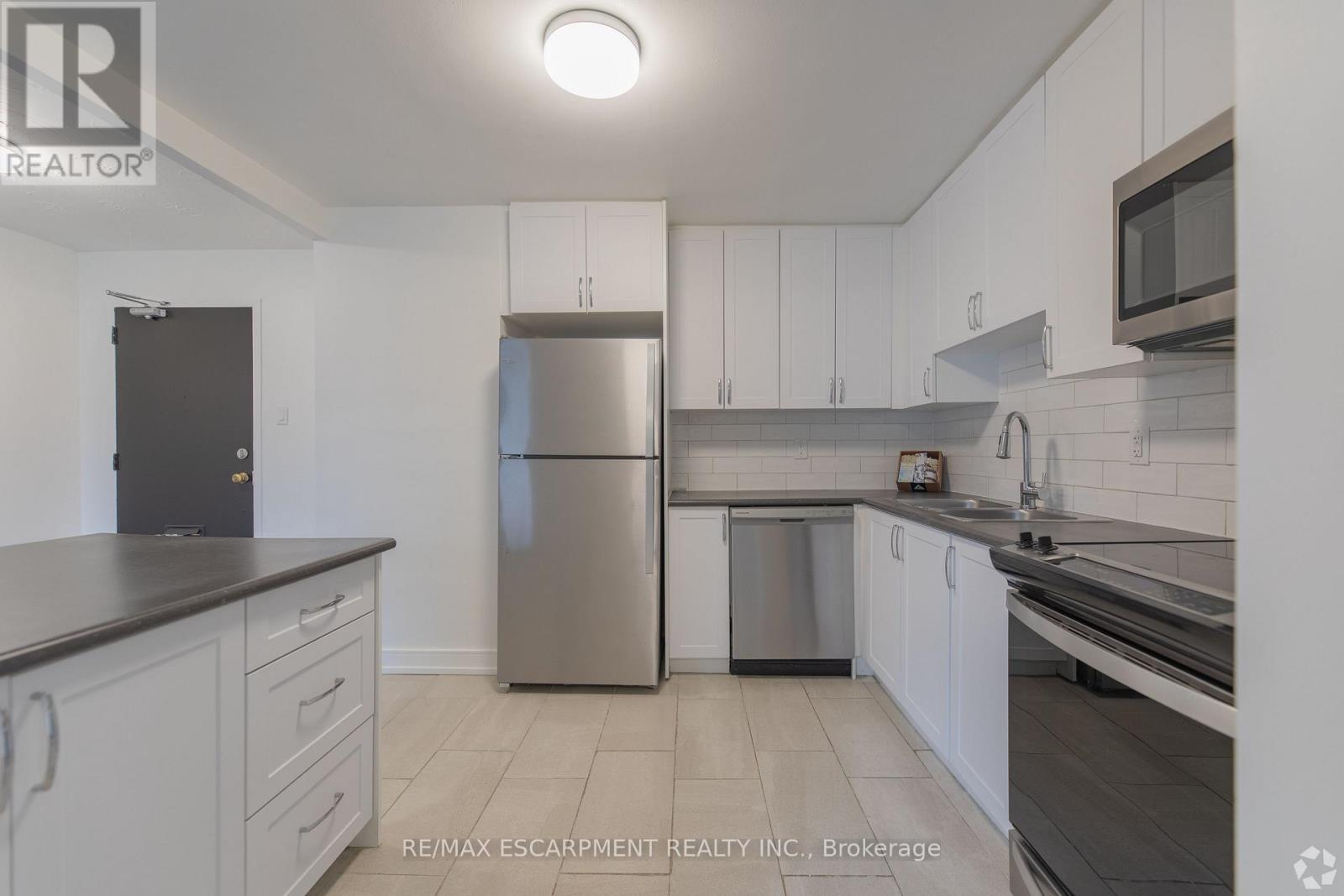 809 - 285 ERB STREET W Property Photo 1