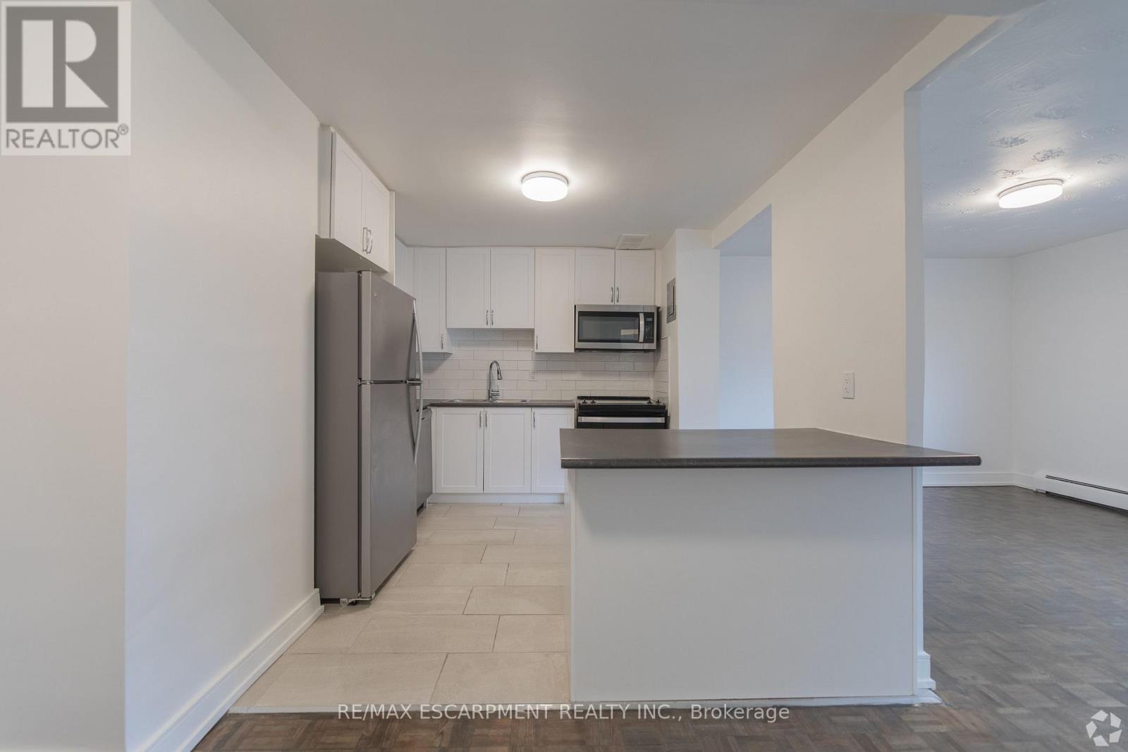 809 - 285 Erb Street W Property Photo 2