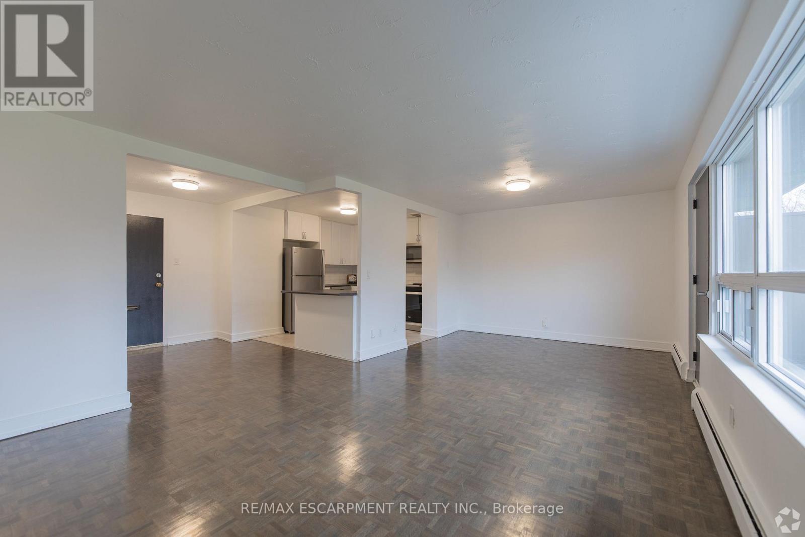 809 - 285 Erb Street W Property Photo 3