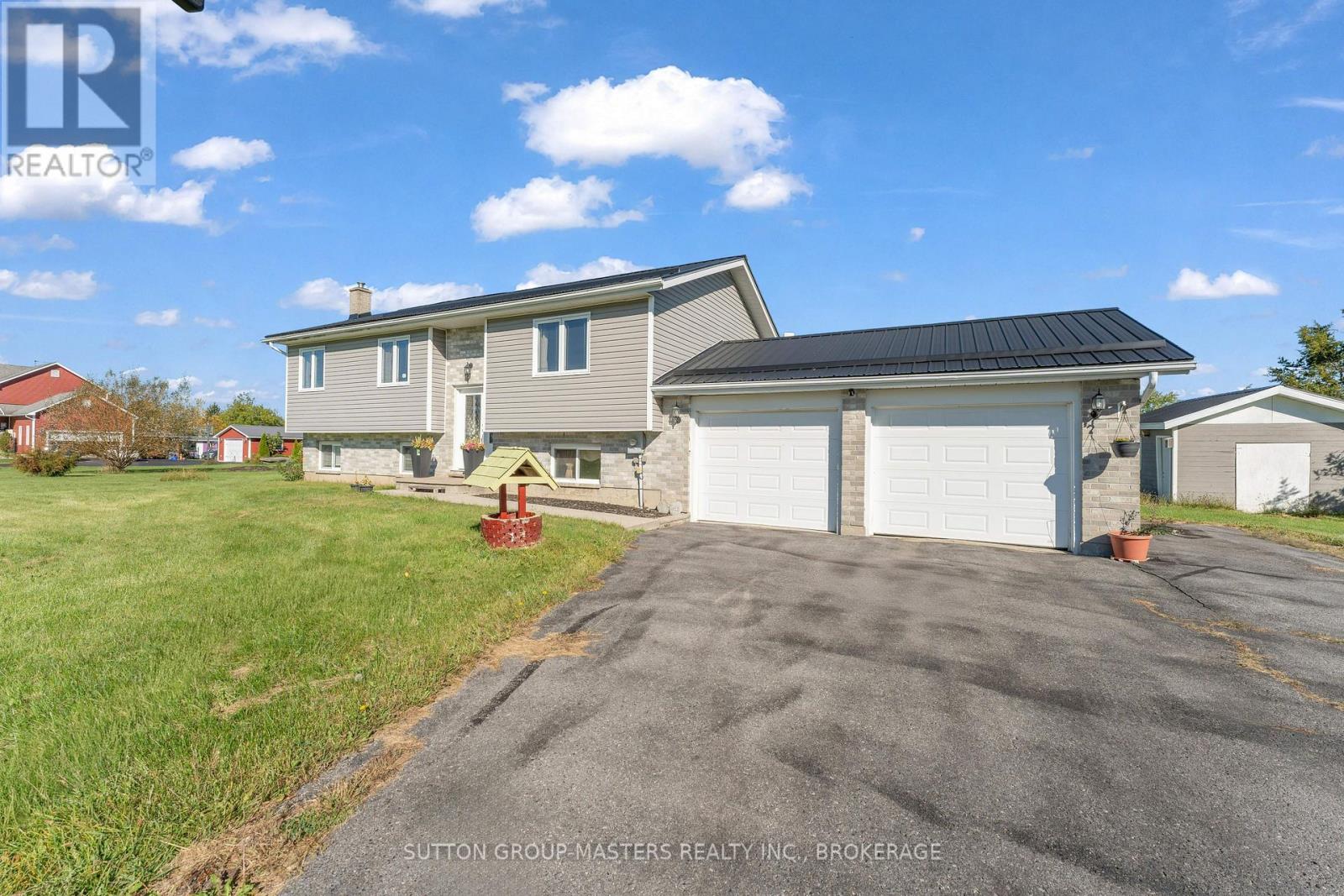 3358 Scanlan Road Property Photo 2