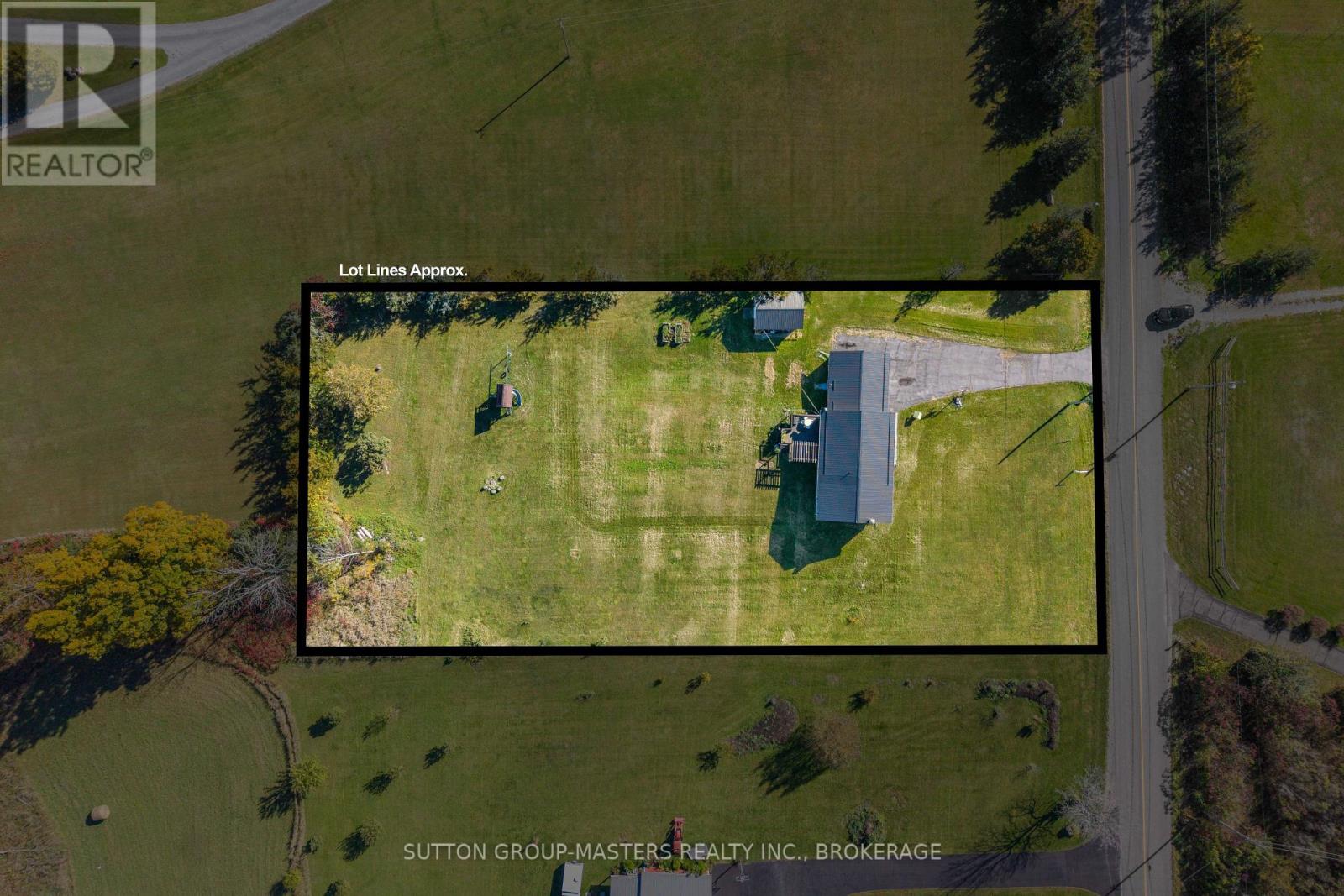 3358 Scanlan Road Property Photo 3