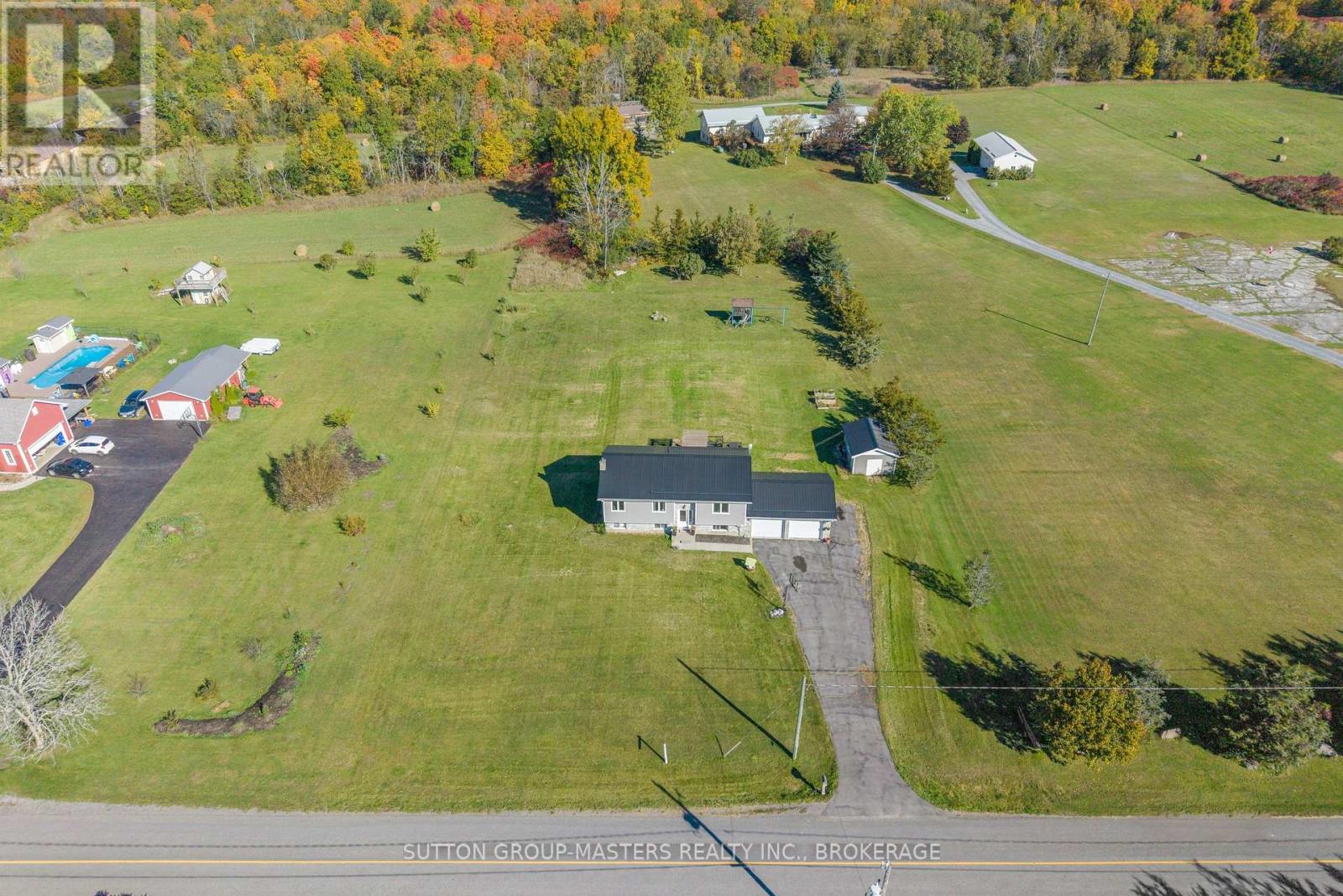 3358 Scanlan Road Property Photo 4