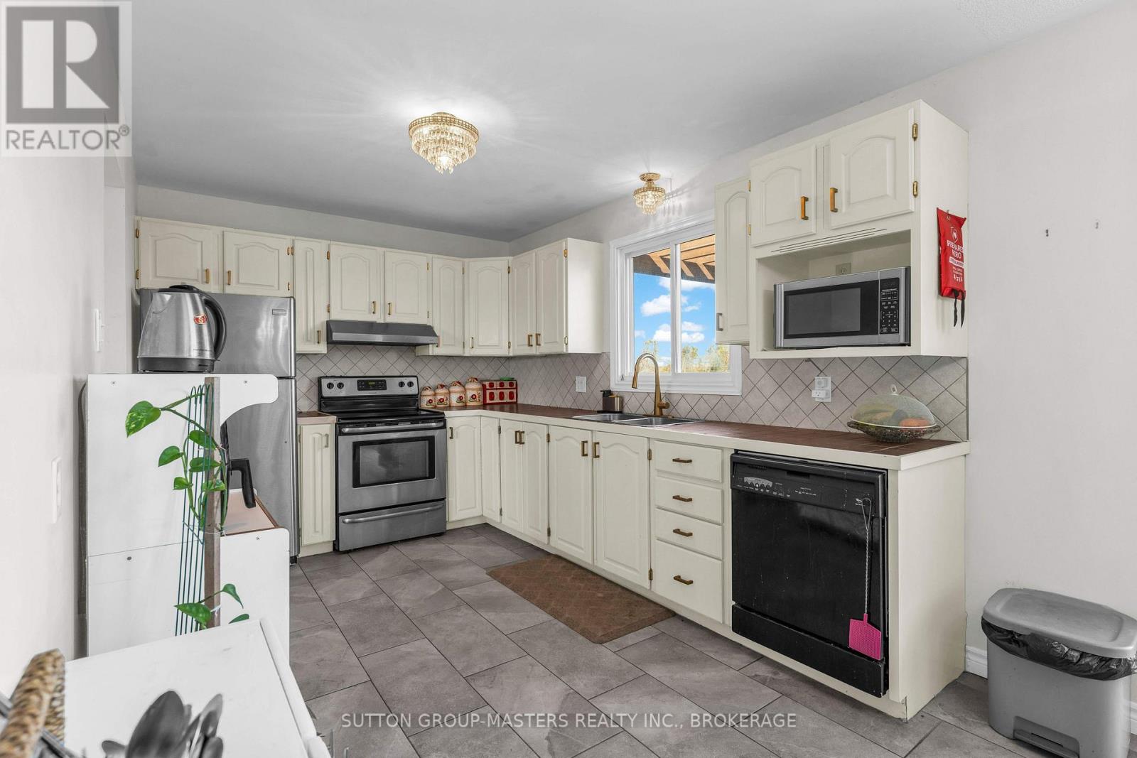 3358 Scanlan Road Property Photo 13