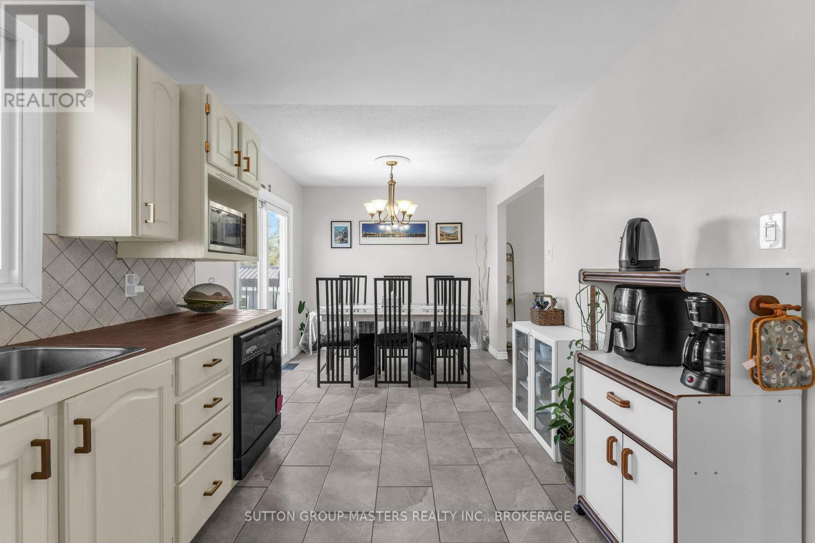 3358 Scanlan Road Property Photo 14