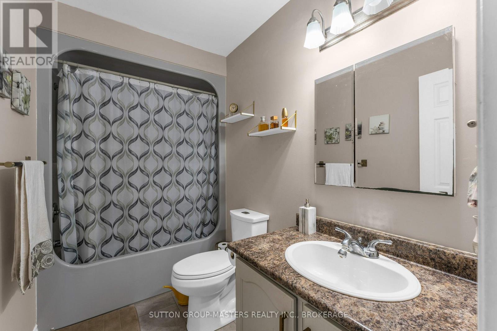 3358 Scanlan Road Property Photo 17