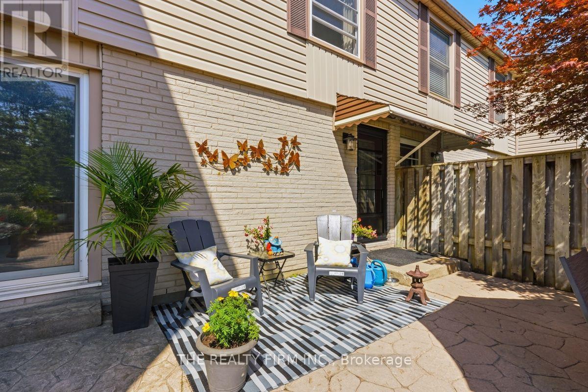 905 Dalhousie Drive Property Photo 10
