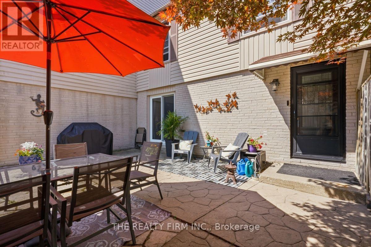 905 Dalhousie Drive Property Photo 11