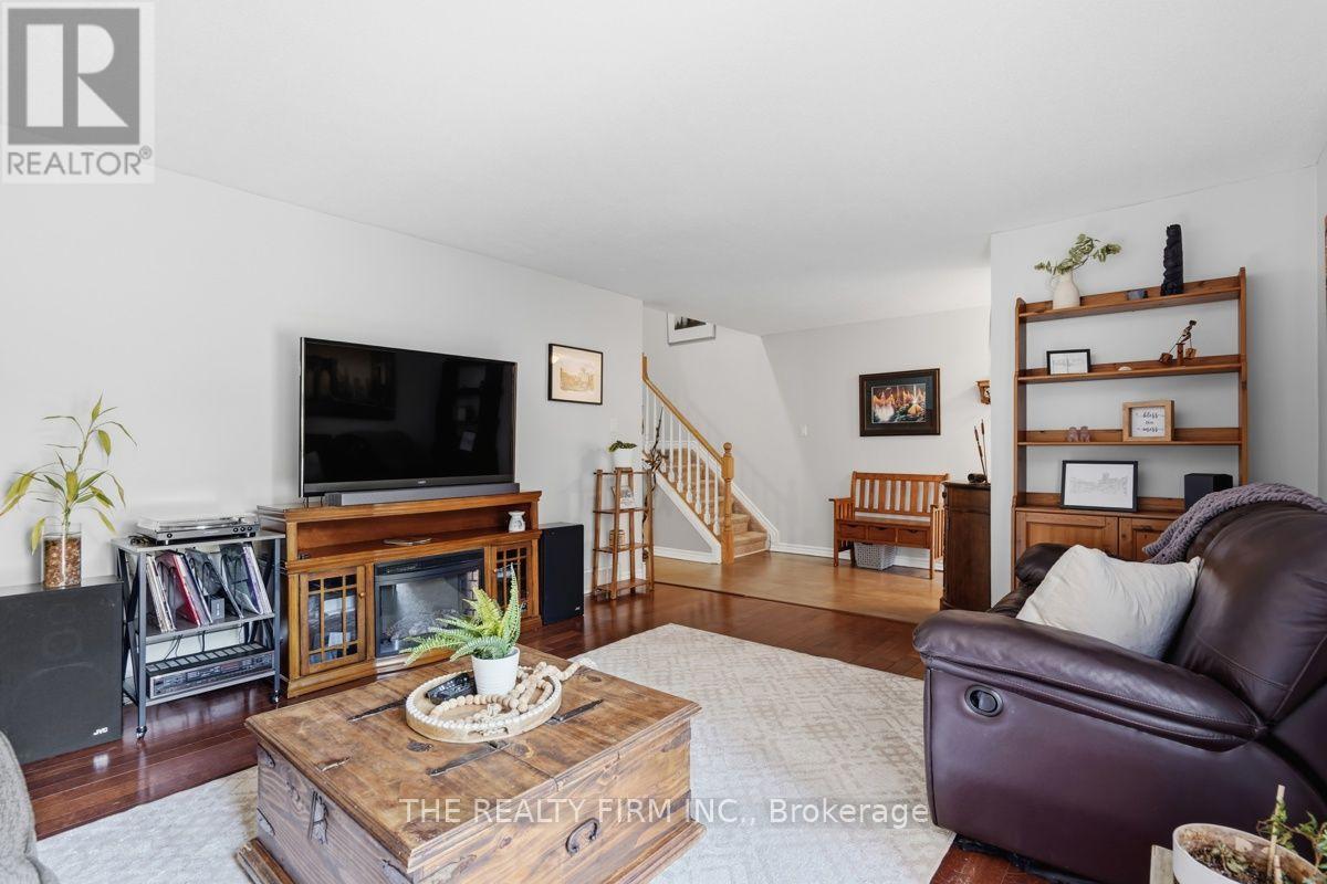 905 Dalhousie Drive Property Photo 14