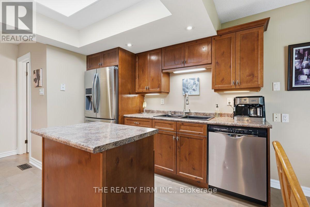 905 Dalhousie Drive Property Photo 15