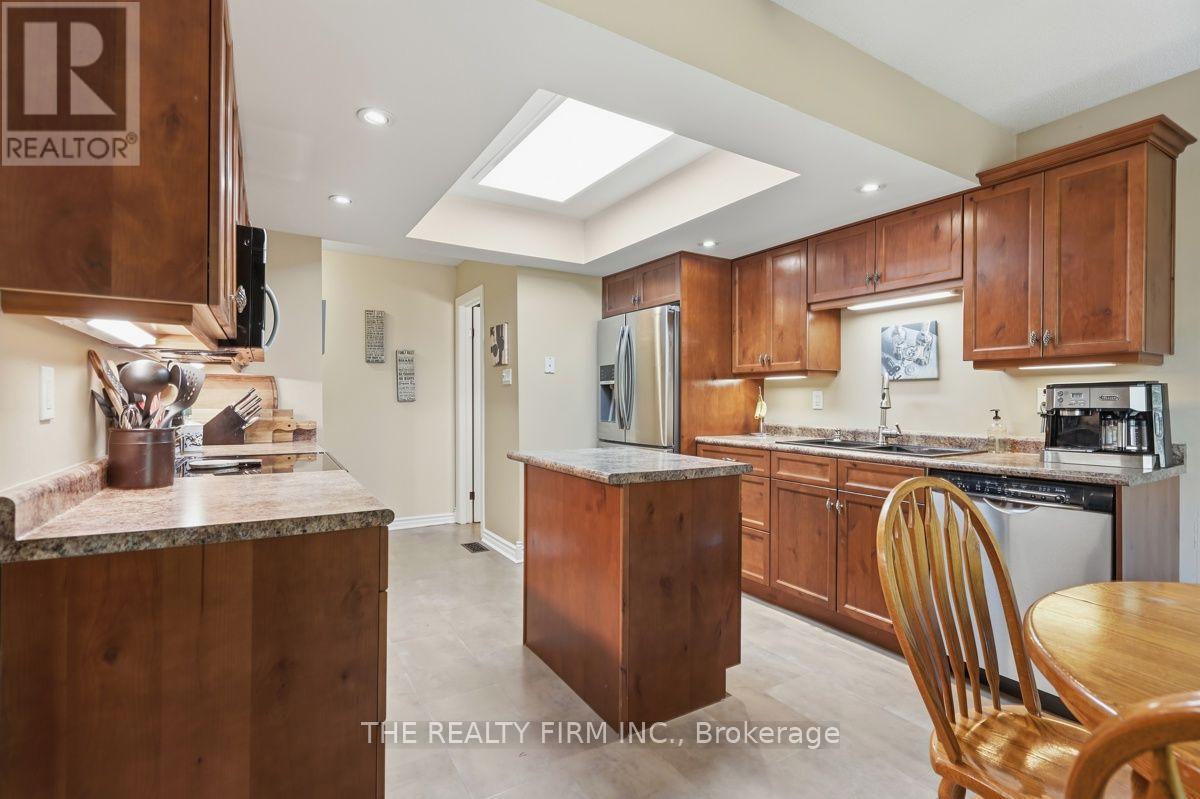 905 Dalhousie Drive Property Photo 17