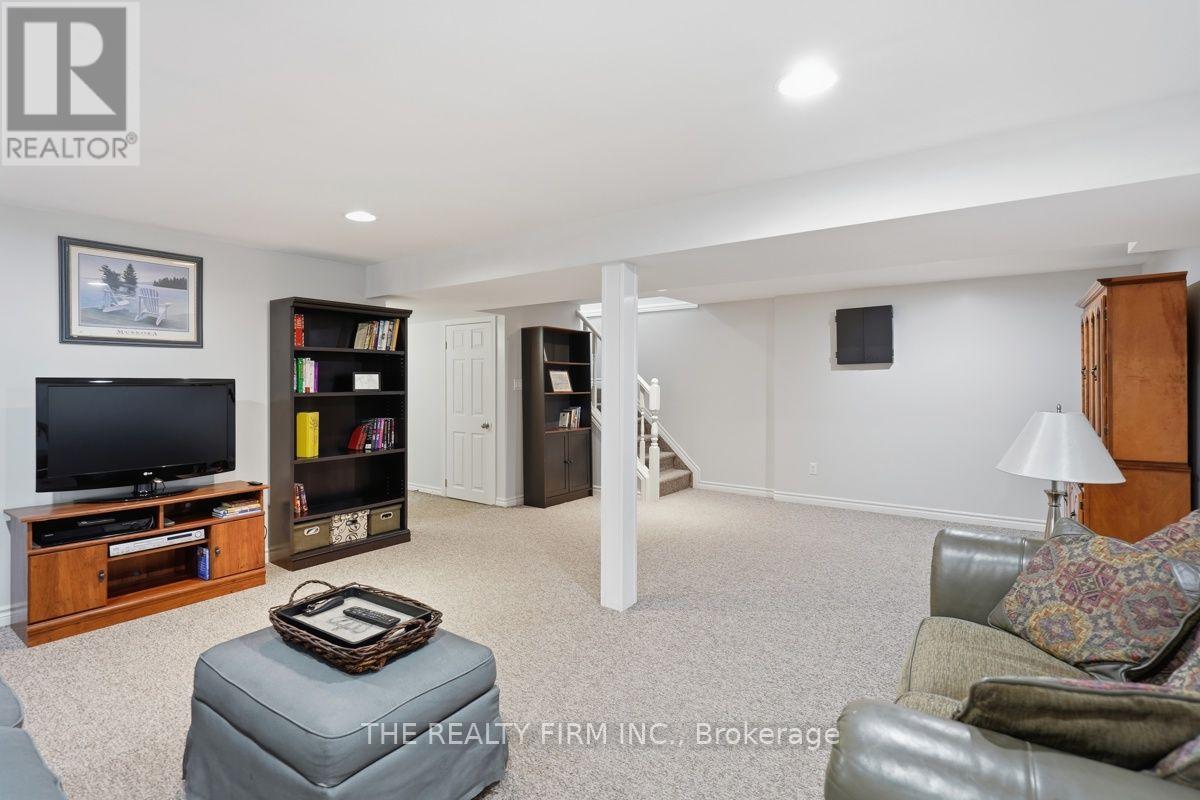905 Dalhousie Drive Property Photo 34
