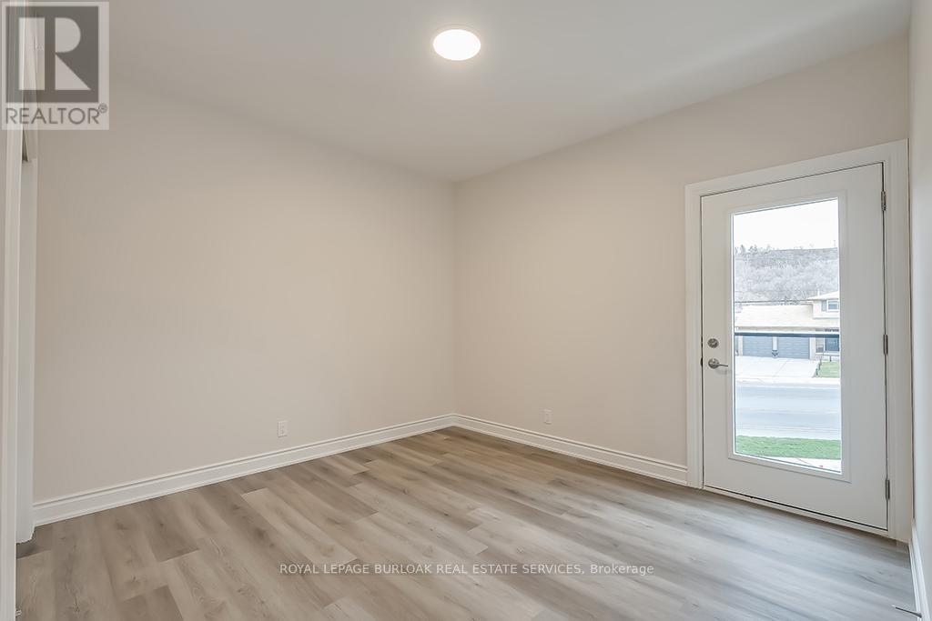 2a - 259 King Street E Property Photo 12