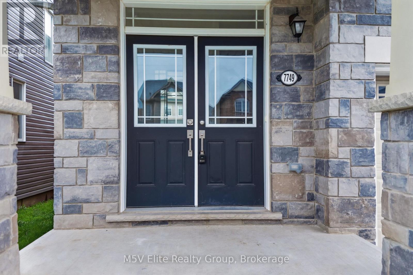 7749 Shagbark Avenue Property Photo 3