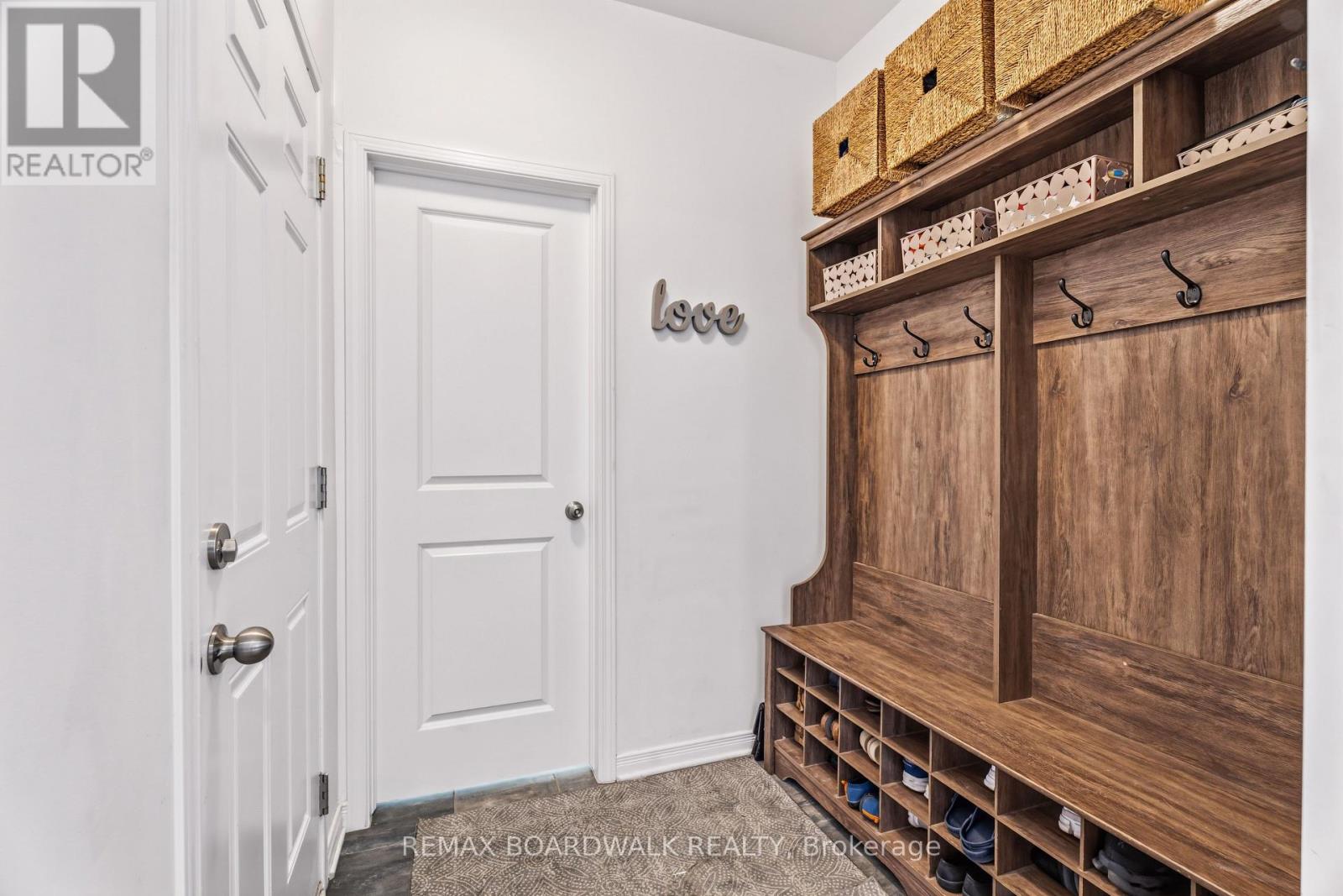 210 Pingwi Place Property Photo 22