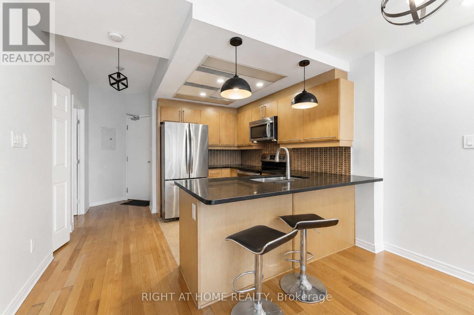 1009 - 134 York Street Property Photo 3