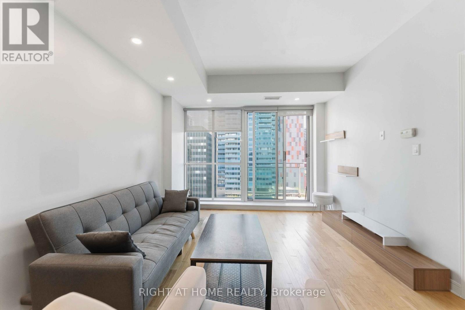 1009 - 134 York Street Property Photo 5