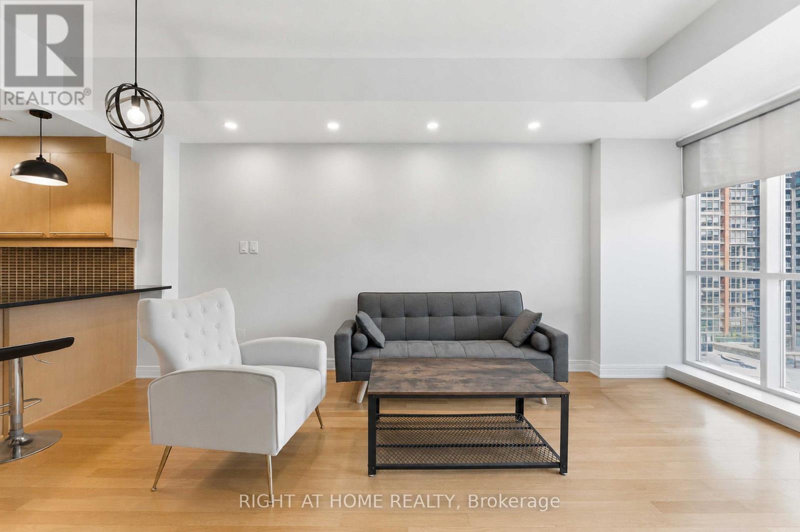 1009 - 134 York Street Property Photo 6