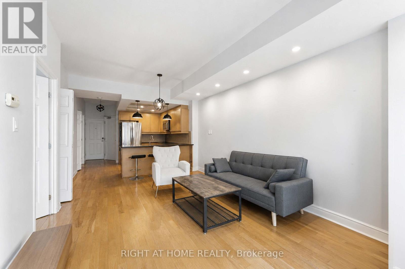 1009 - 134 York Street Property Photo 8